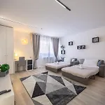 Zona Stadium - Wi-fi, Ac Apartmán *